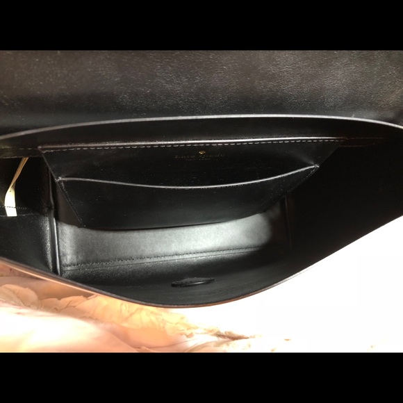 Kate Spade Black & White Purse w/ Magnetic Closure - Picture 3 of 6